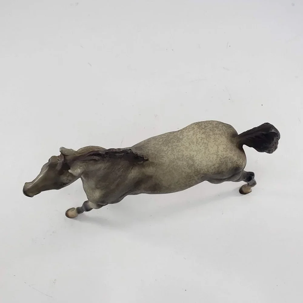 Breyer Horse Classic Hugo Saddle Club Eventing Dapple Grey Black Beauty #61105 - Picture 8 of 13